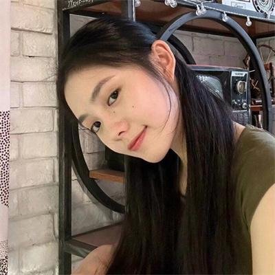 虚拟小姐在看着你 封面
